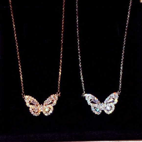 New! Butterfly Necklace - Picture 4 of 6
